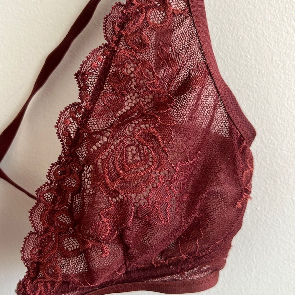 Urban Outfitters Out From Under Natasha Lace Bralette - Picture 2 of 3